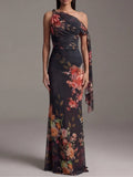 Lorena Vestido Maxi Plisado de Chiffon Estampado Negro de Un Solo Hombro