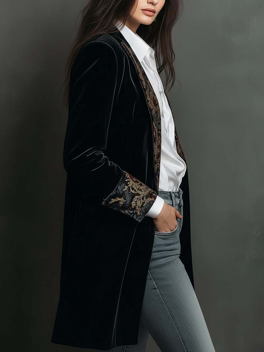 Bianca Blazer Negro Entallado con Estampado Barroco