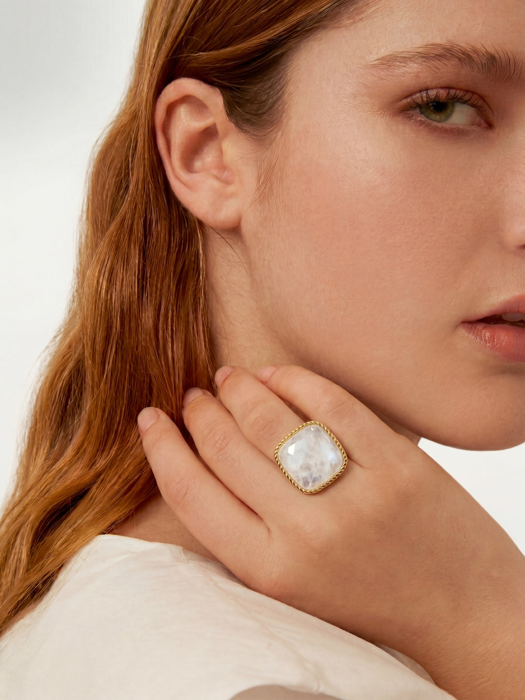 Anillo Ivory Stone
