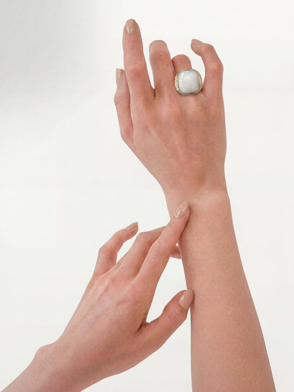 Anillo Ivory Stone