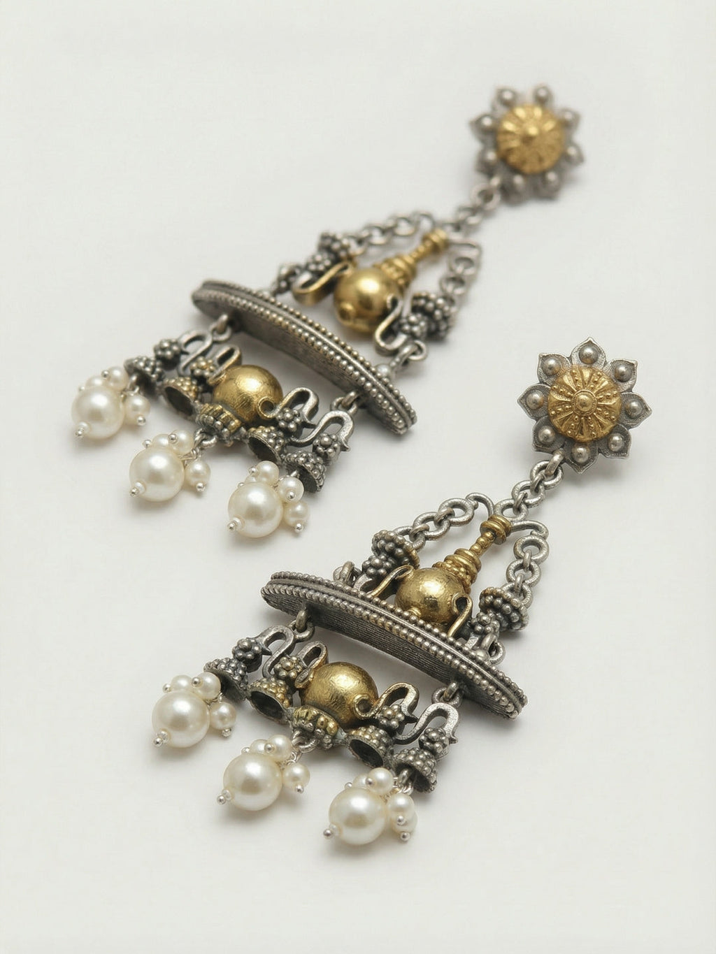 Pendientes Jhalar