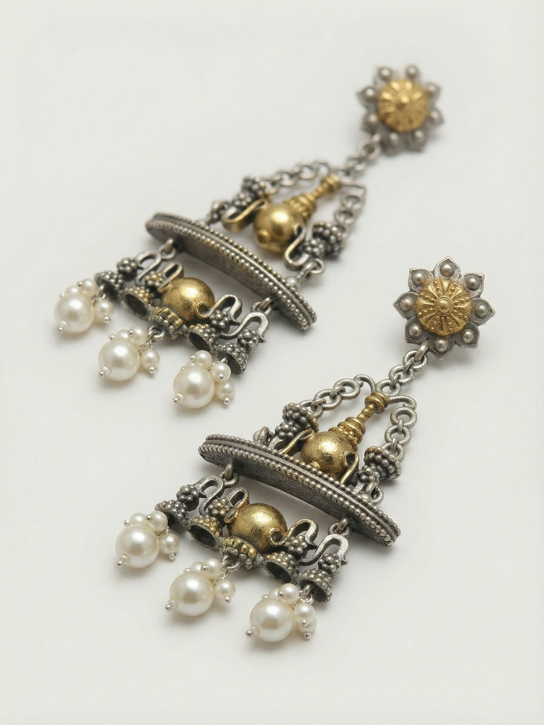Pendientes Jhalar
