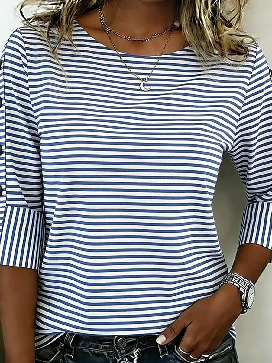 Blusa de rayas con cuello redondo