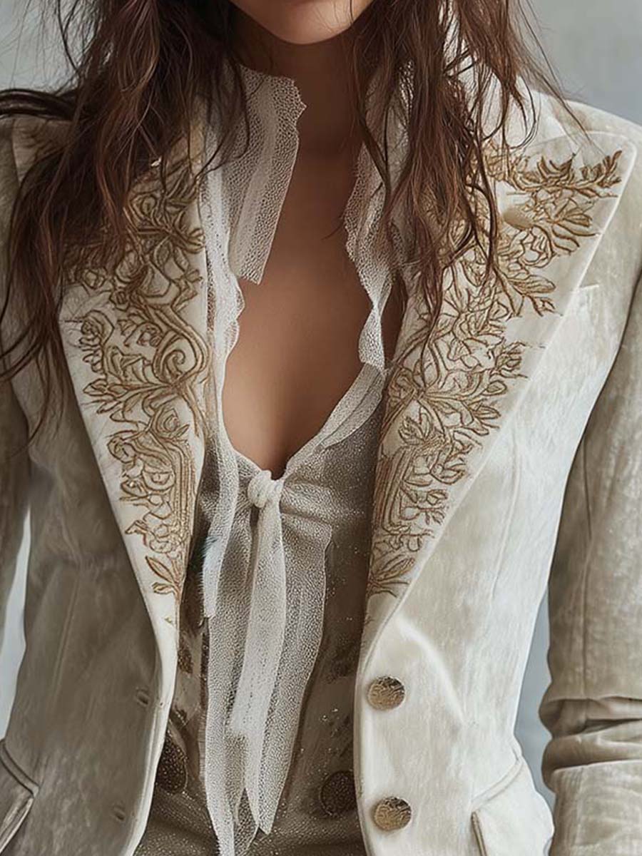 Tamara Blazer Marfil Entallado con Bordados Florales