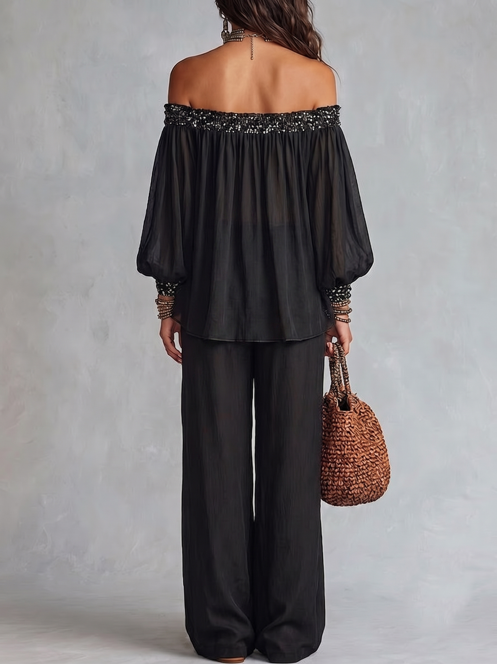 Rocío Conjunto Negro de Top con Hombros Descubiertos y Lentejuelas y Pantalón Ancho con Cordón