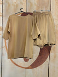 Conjunto de dos piezas holgado con cuello redondo y manga corta