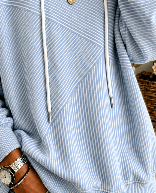 Sudadera con capucha casual de rayas con textura azul — foto 2