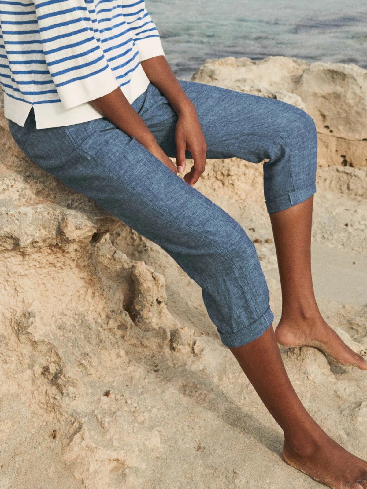Pantalón básico capri liso — foto 3