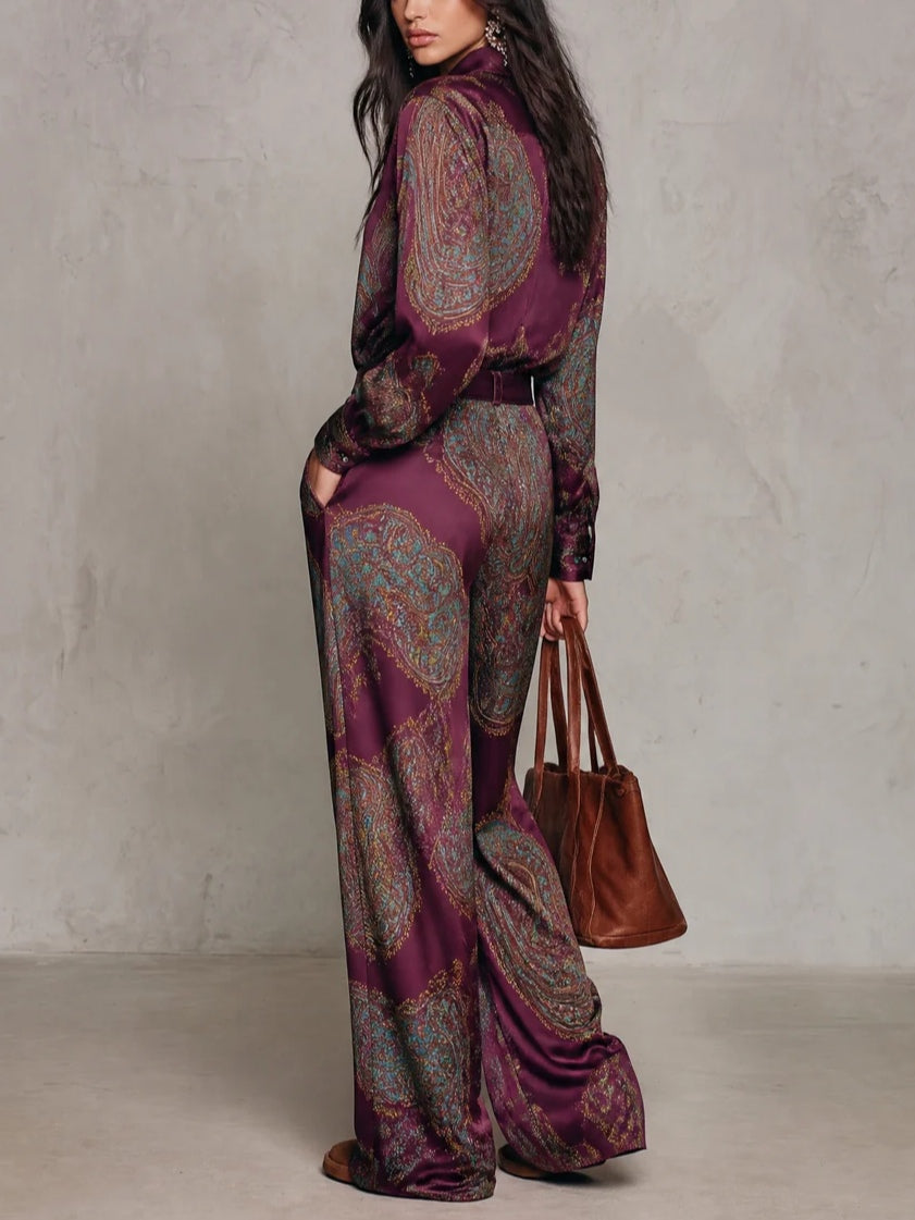 Lourdes Conjunto Burdeos-Morado de Camisa de Manga Larga con Estampado Cachemira Satinado y Pantalones Anchos (con cinturón)