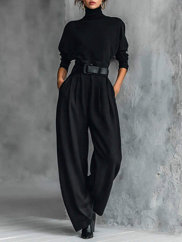 Daniela Conjunto Negro de Camiseta de Cuello Alto y Pantalón Recto (Incluye Cinturón)