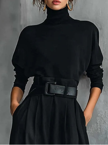 Daniela Conjunto Negro de Camiseta de Cuello Alto y Pantalón Recto (Incluye Cinturón)