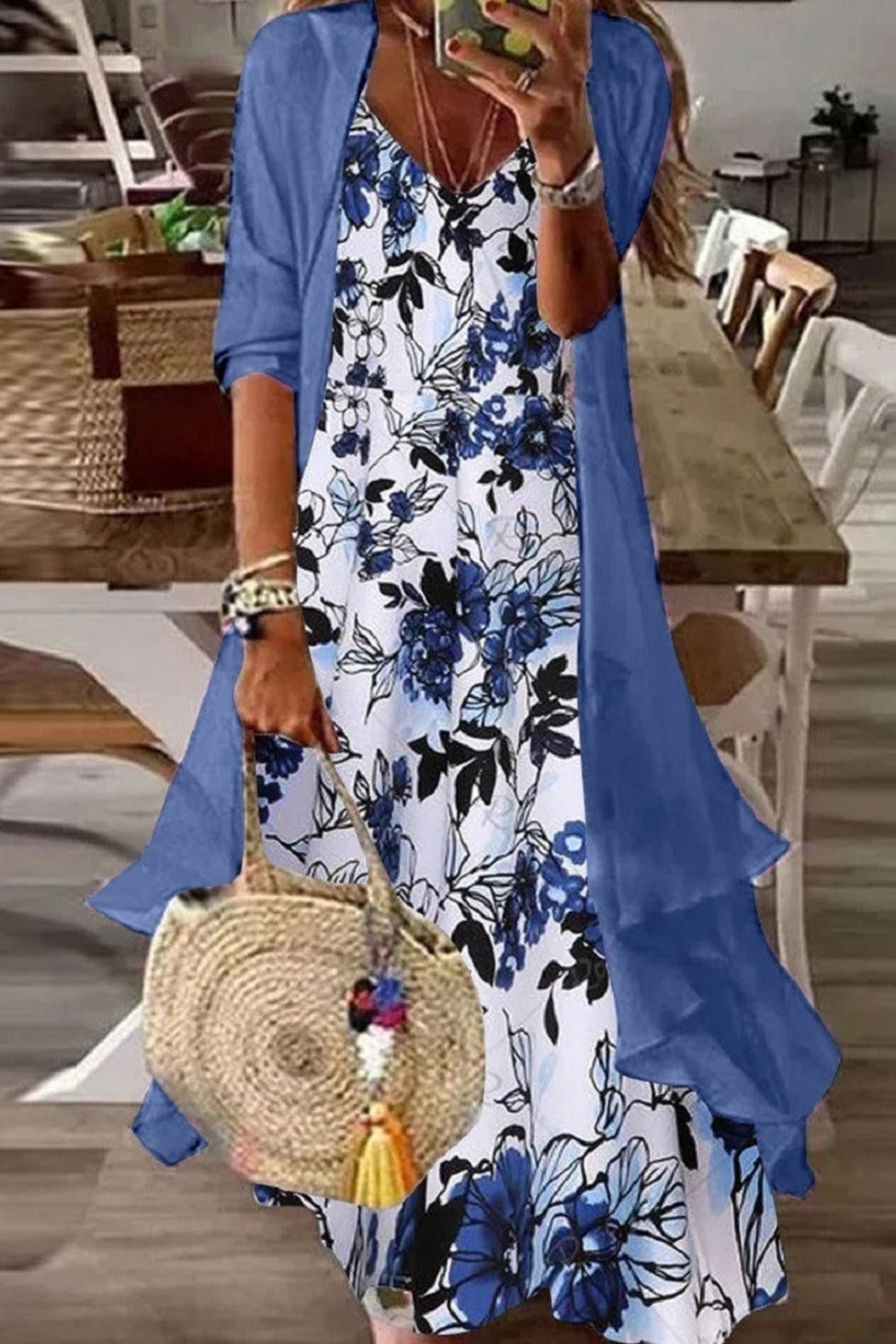 Vestido midi de dos piezas de flores con escote en pico y manga larga — foto 2