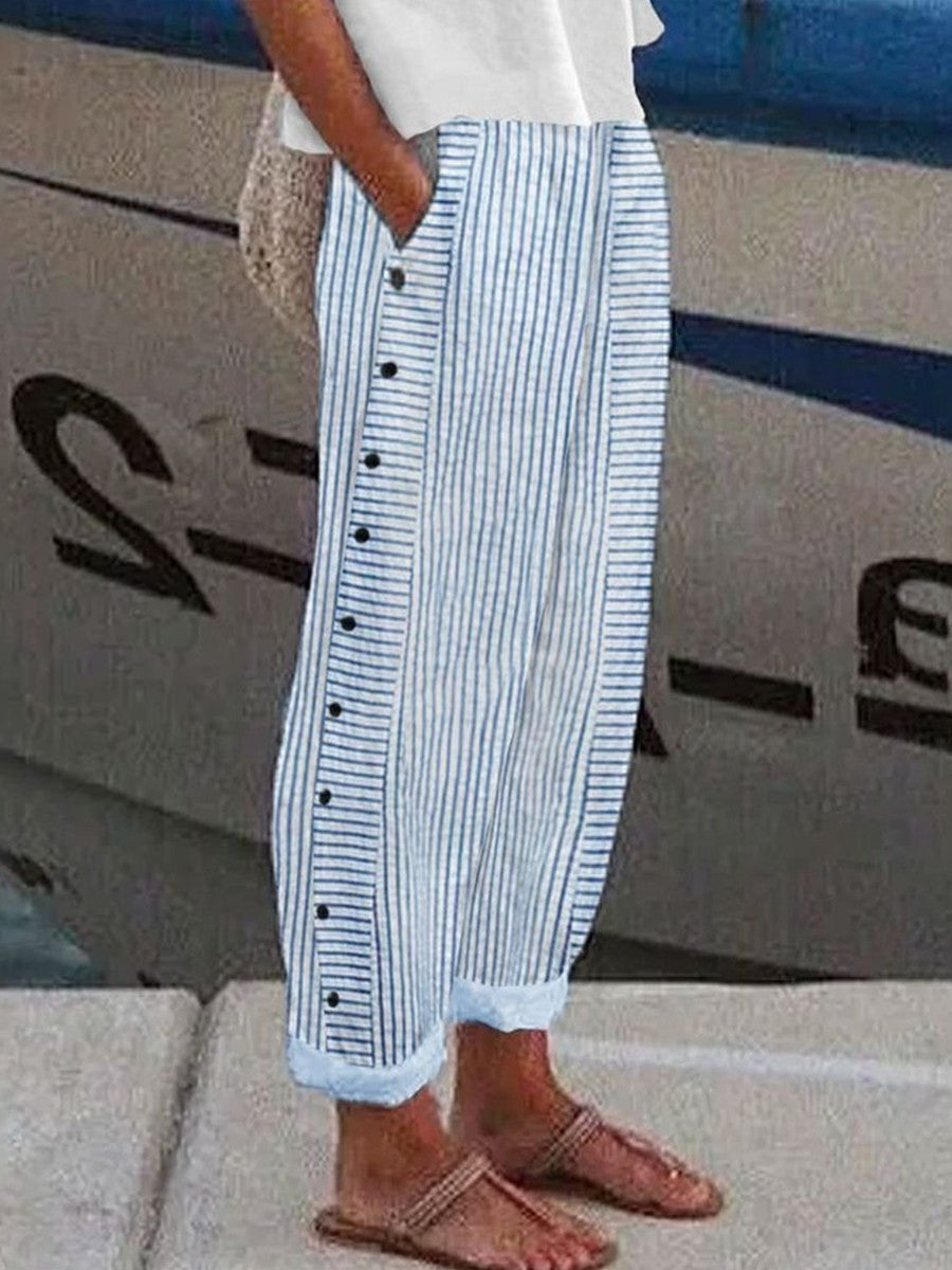 Pantalón de rayas azul con bolsillos