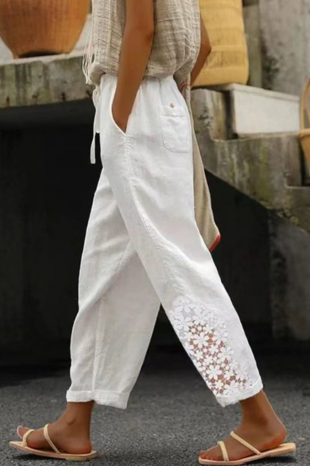 Pantalón casual holgado de encaje blanco
