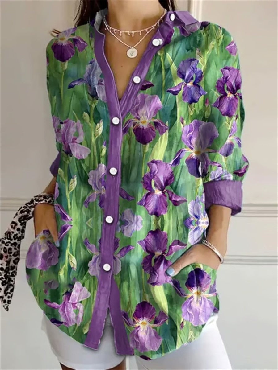 Top de flores morado con escote en pico y manga larga