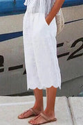 Pantalón casual cropped liso con bolsillos