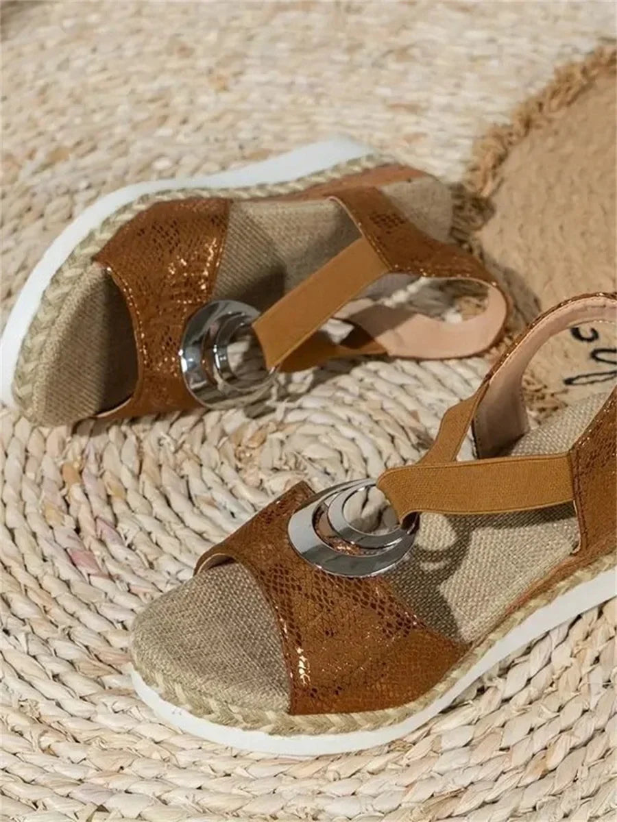 Sandalias elegantes lisas