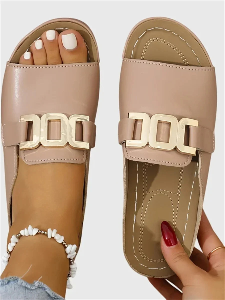 Sandalias cómodas con hebilla