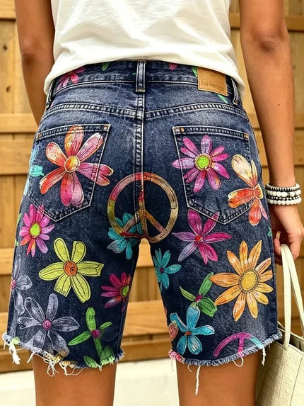 Shorts de flores vaqueros con bajo deshilachado — foto 2