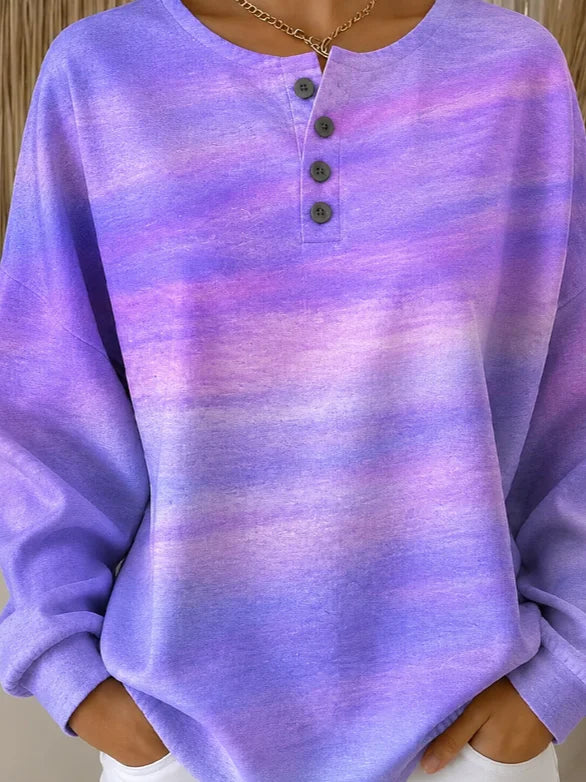 Sudadera casual tie dye morada con cuello redondo, manga larga y botones — foto 3