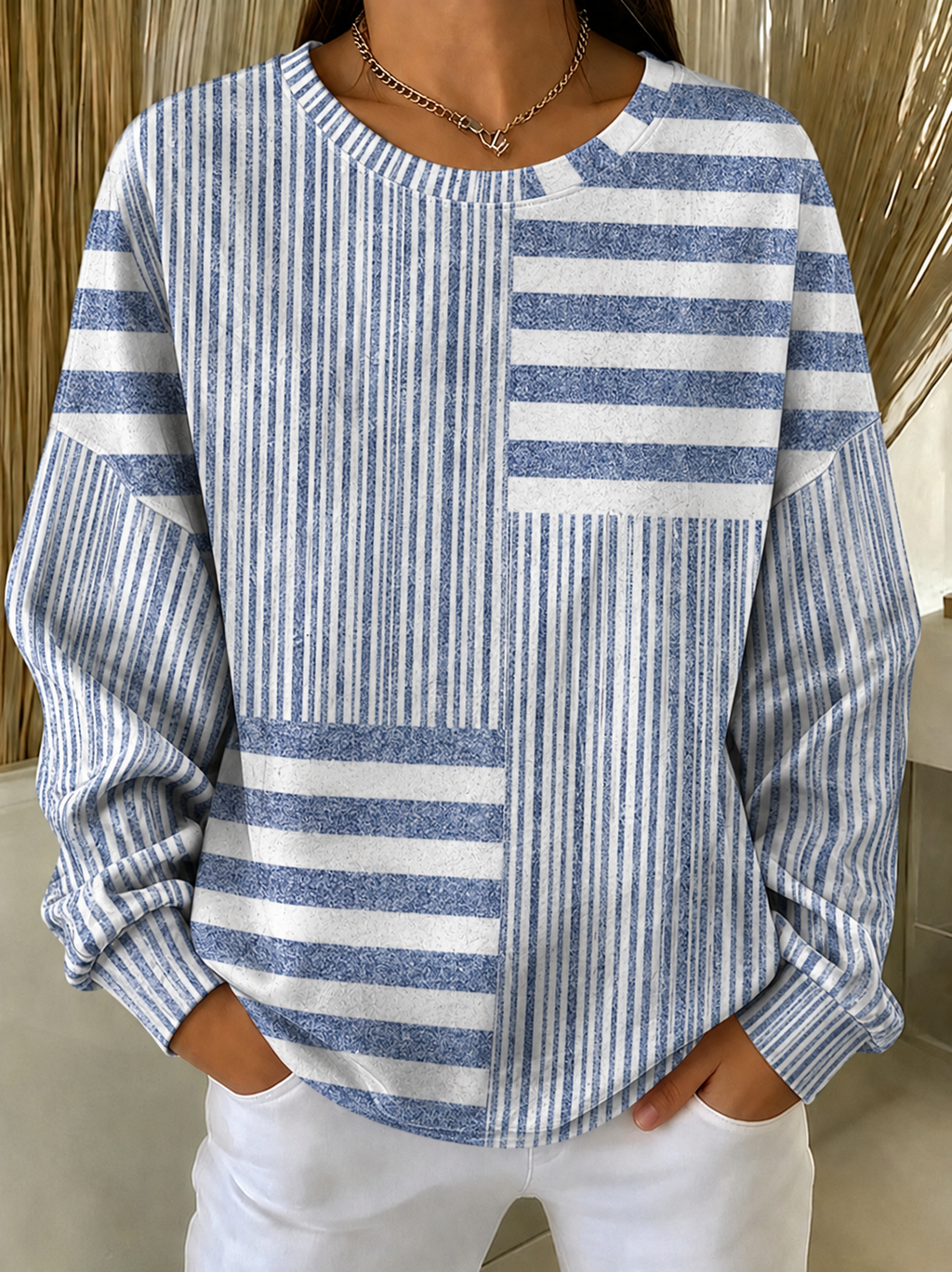 Sudadera holgada de patchwork blanca con cuello redondo y manga larga