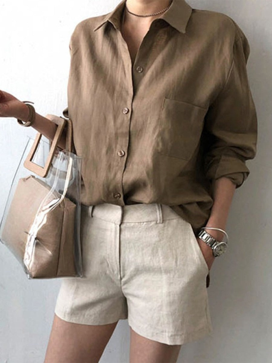 Camisa casual holgada lisa café con escote en pico