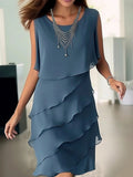 Vestido liso con cuello redondo y volantes, sin mangas