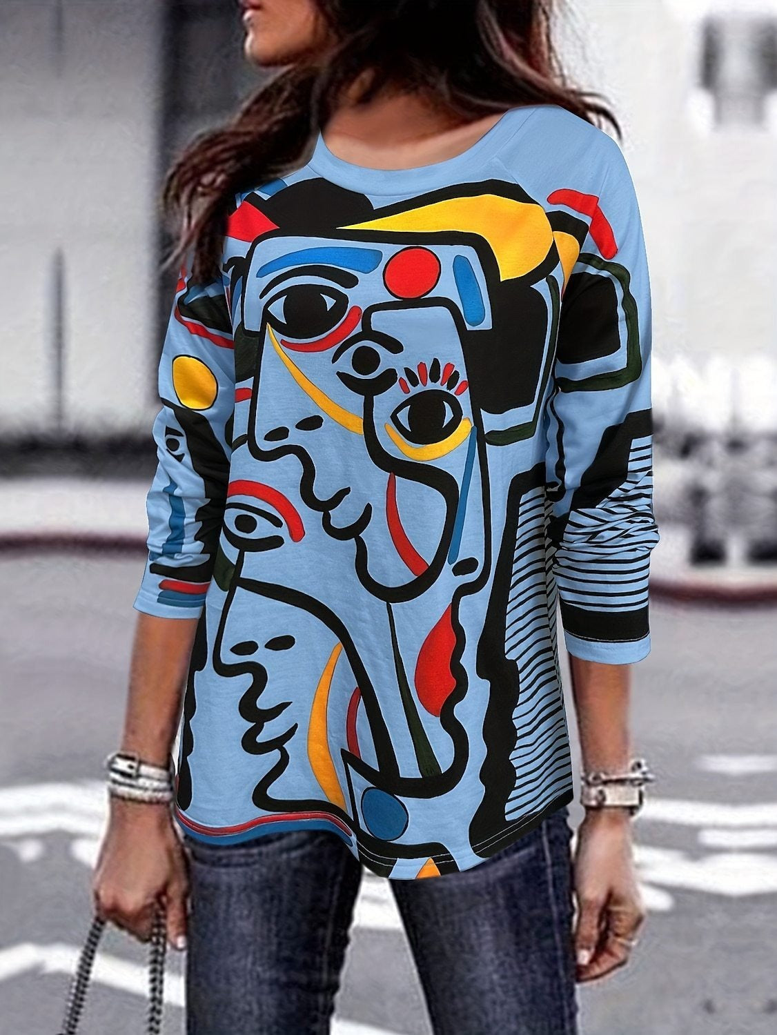 Blusa casual abstracta con cuello redondo y manga larga