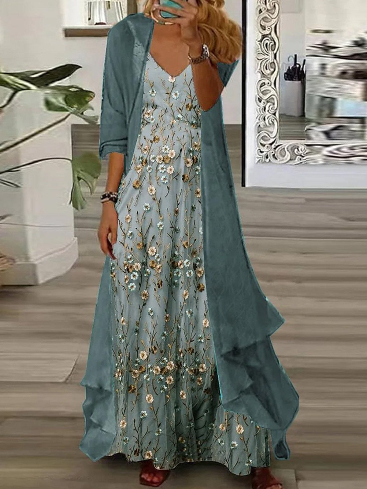 Abrigo de flores con escote en pico y conjunto de dos piezas a juego · Alena