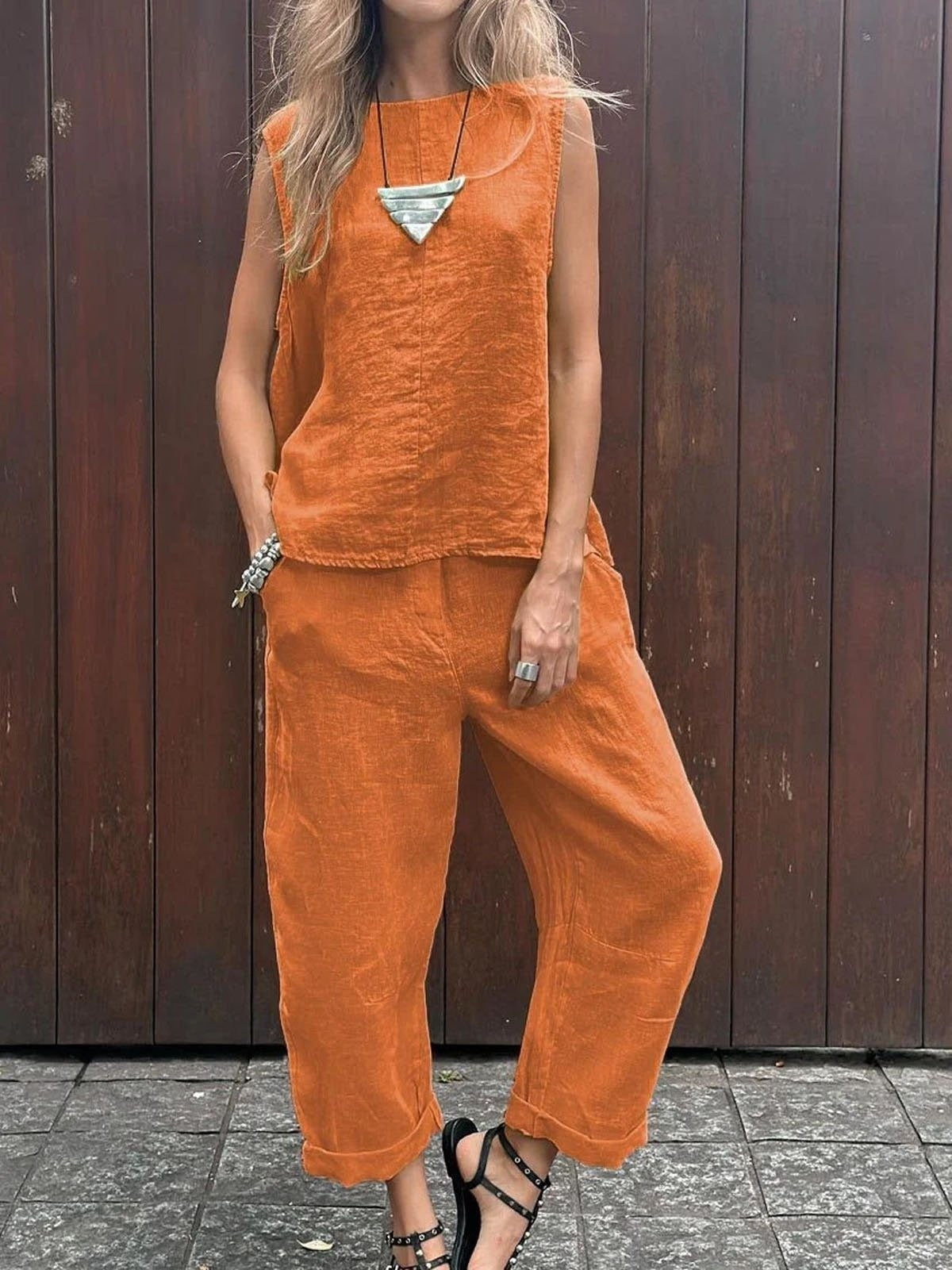 Top casual liso con cuello redondo y pantalón a juego, sin mangas — foto 2