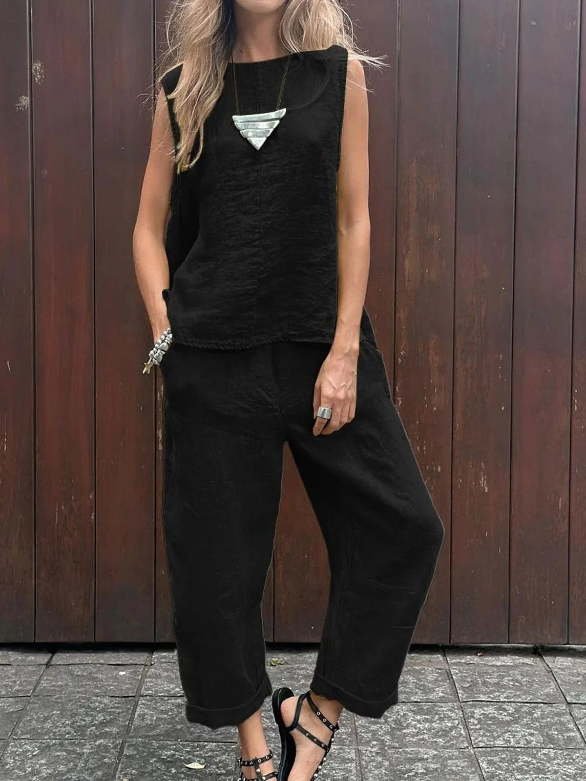 Top casual liso con cuello redondo y pantalón a juego, sin mangas — foto 3