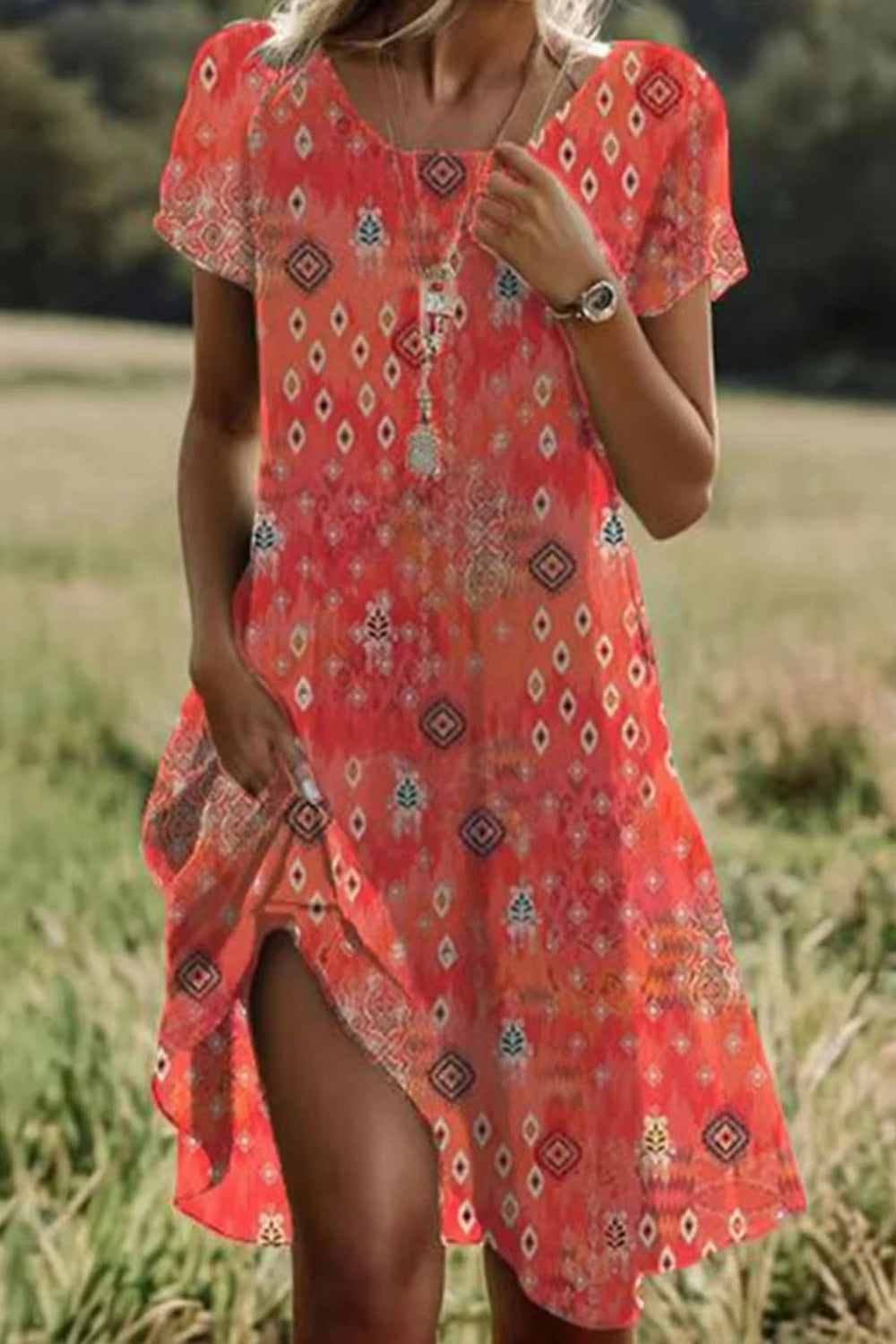 Vestido casual midi de flores con cuello redondo y manga corta