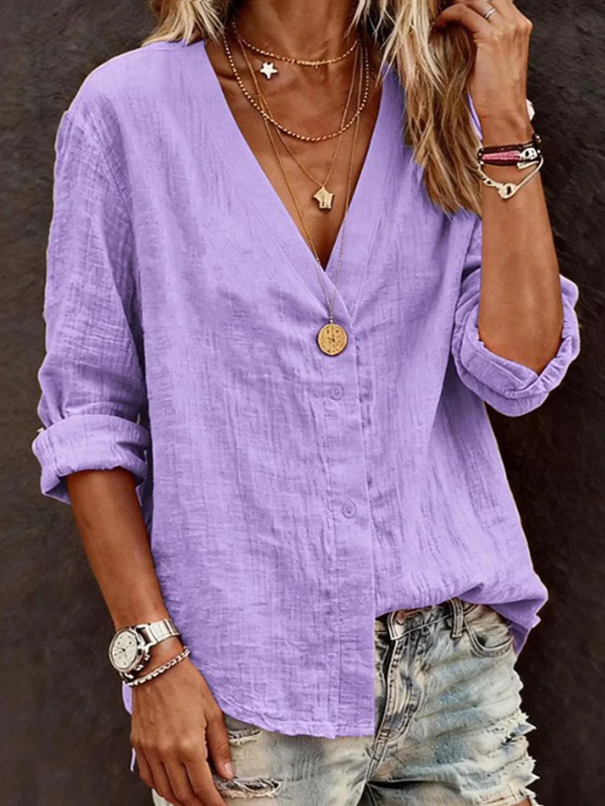 Camisa casual holgada lisa de algodón con escote en pico y manga larga — foto 3