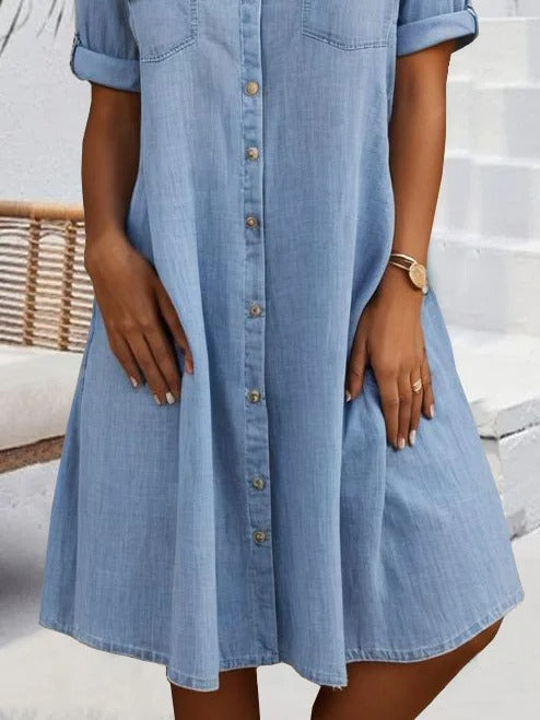 Vestido holgado de algodón con cuello camisero y hebilla — foto 4
