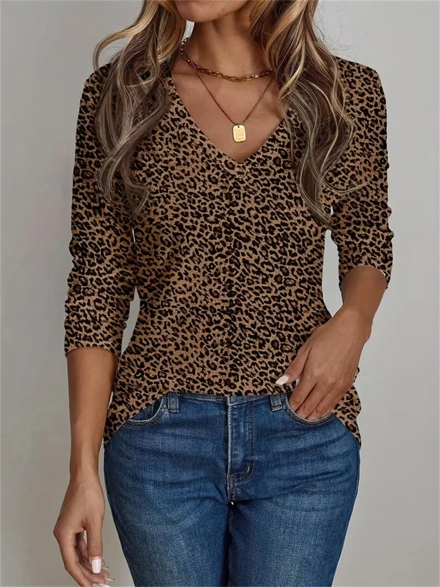 Camisa vintage holgada de leopardo con escote en pico y manga larga