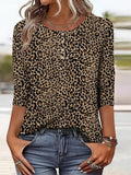 Blusa moderna de leopardo con cuello redondo, manga larga y botones