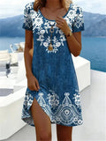 Vestido de flores azul con cuello redondo y manga corta