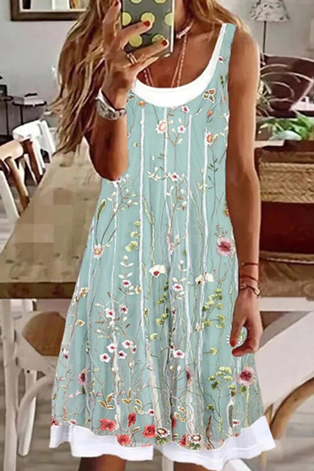 Vestido midi de dos piezas de flores con escote en U, sin mangas