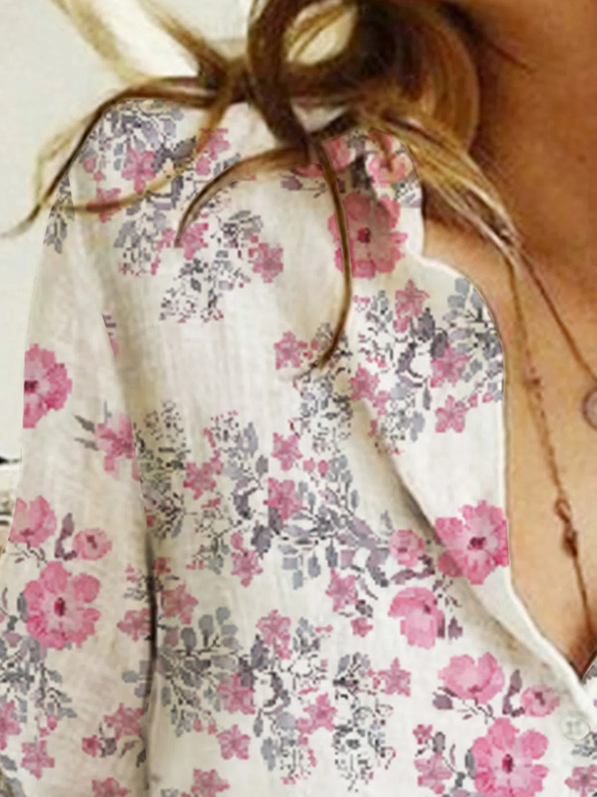 Blusa de flores con solapa, manga larga y botones
