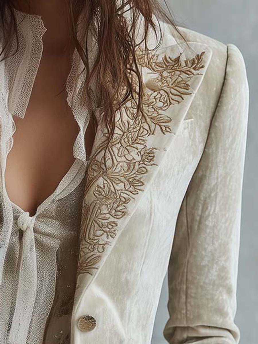 Tamara Blazer Marfil Entallado con Bordados Florales