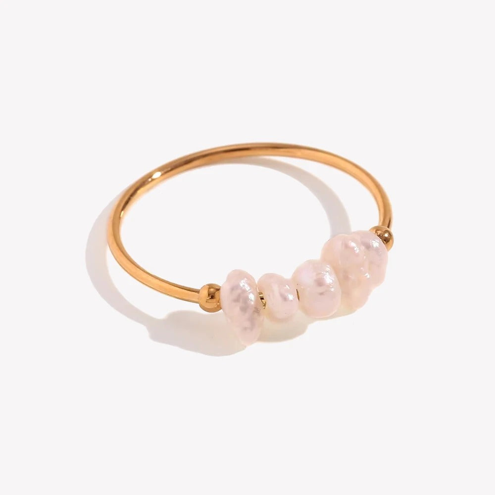 Blasa Anillo Dorado de Acero Inoxidable con Perla de Agua Dulce