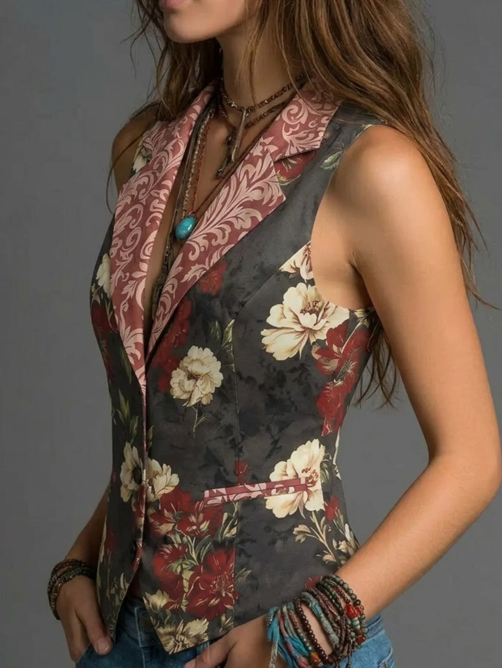 Jimena Chaleco Floral Con Solapas
