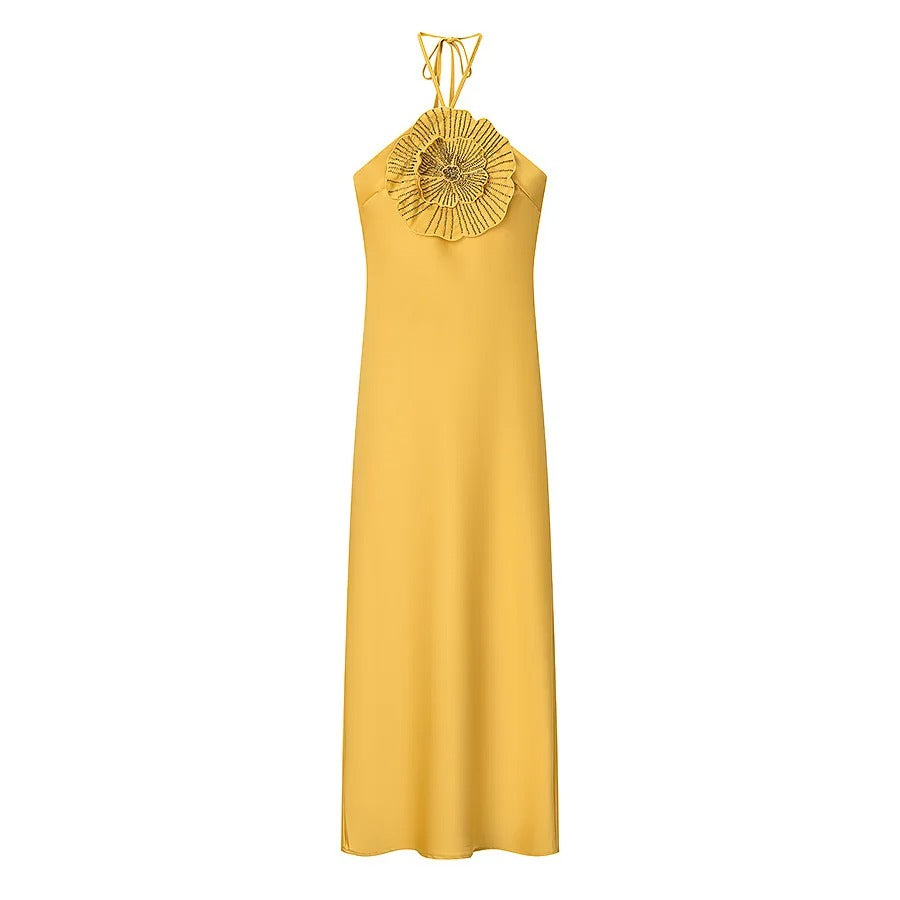 Solenne Vestido Maxi Satinado con Flor Halter
