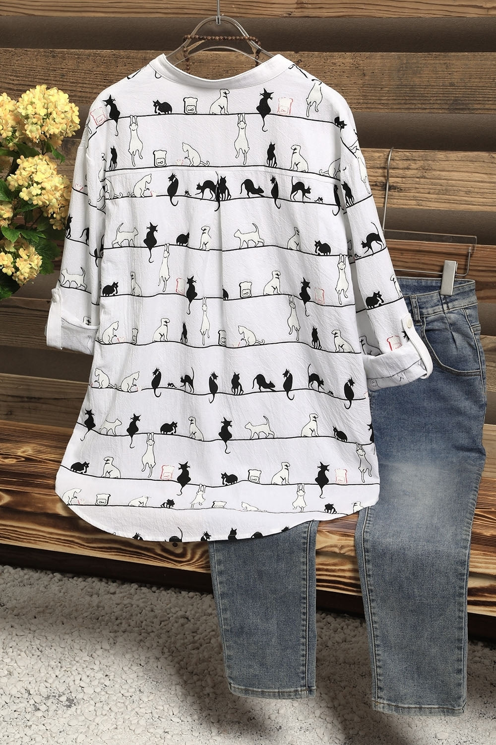 Camisa bonita de gatos con cuello alto y manga corta — foto 8
