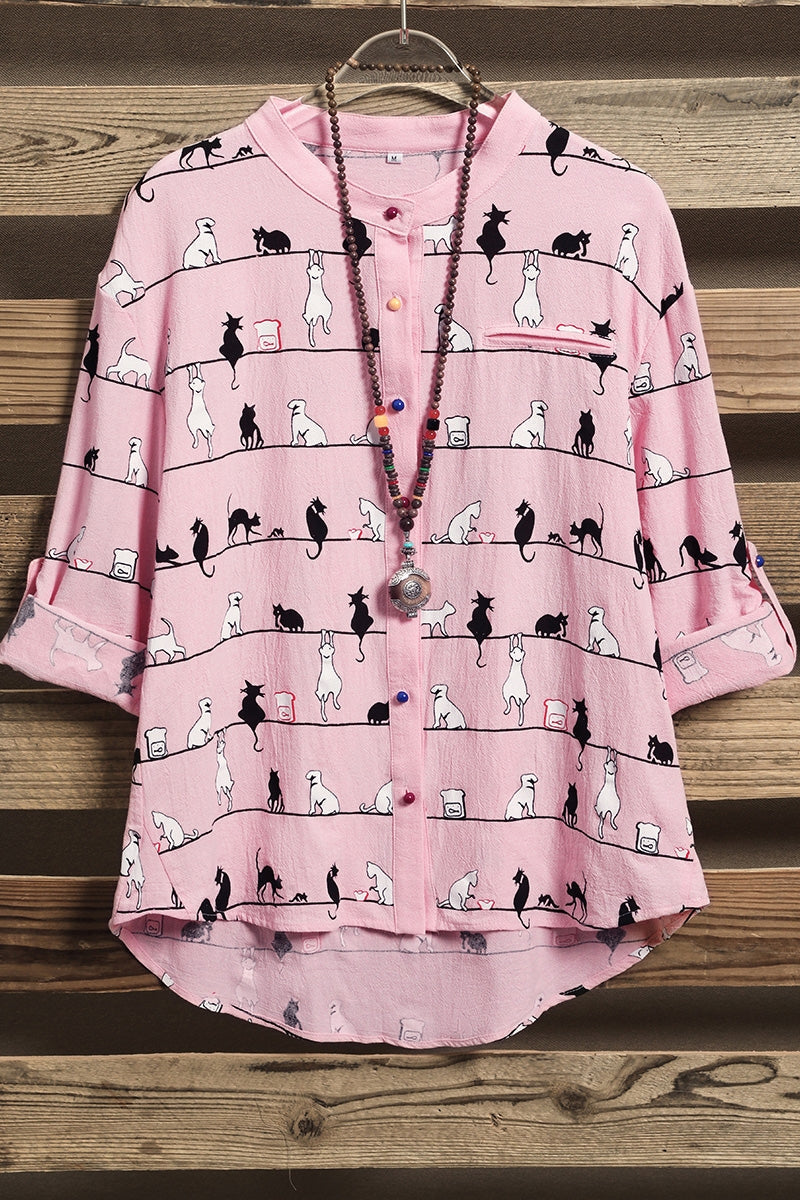 Camisa bonita de gatos con cuello alto y manga corta — foto 3