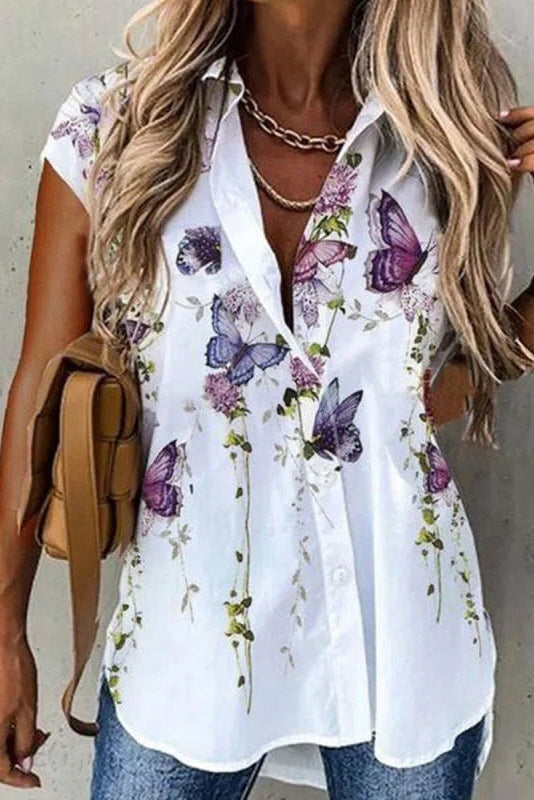 Blusa de mariposas con cuello camisero y botones